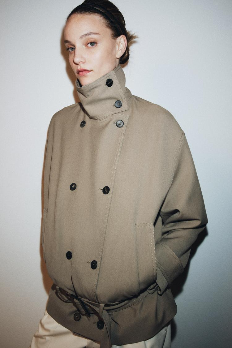 Chaqueta fluida con cinturón